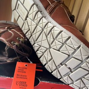 Boots for boy size 5M